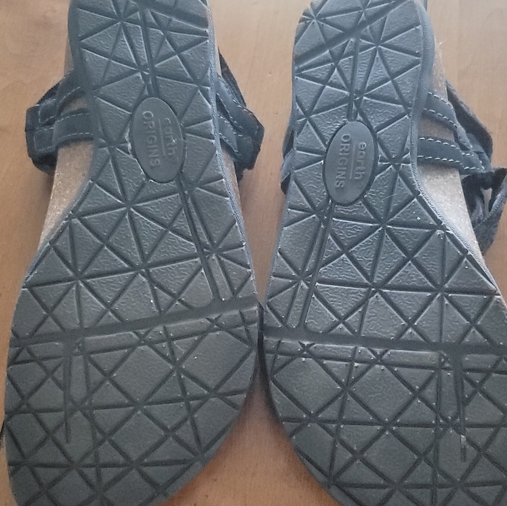 Born Origins Black Sandals - Picture 4 of 8